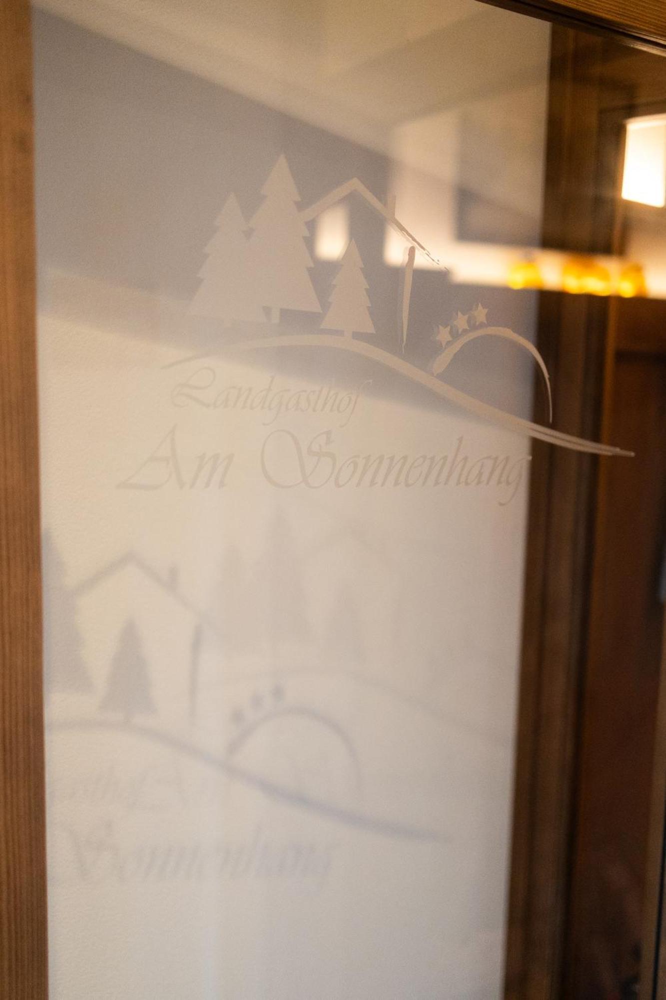 Landgasthof Am Sonnenhang Vohenstrauss Exterior foto